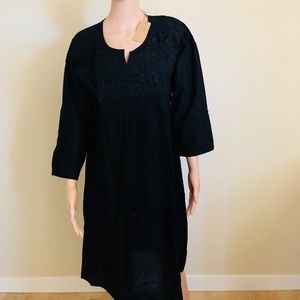 Tops - Plain black kurti
Large Tops - Plain black kurti
Large
